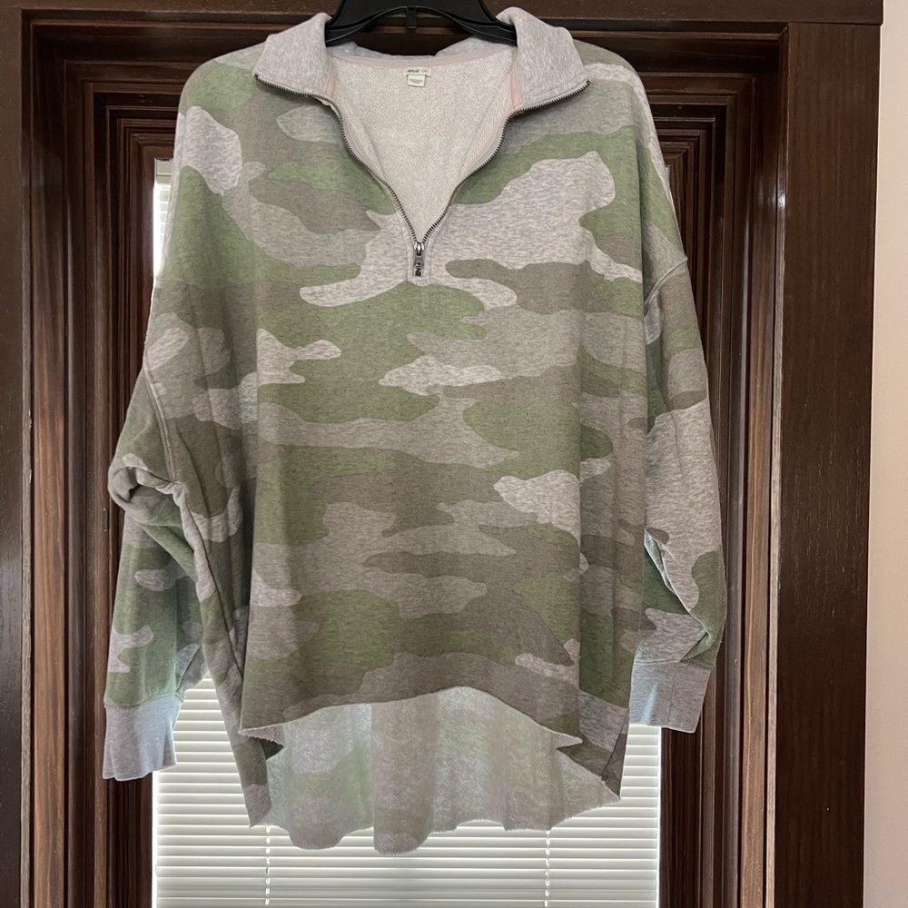 Aerie Camo 1/4 zip. Size L